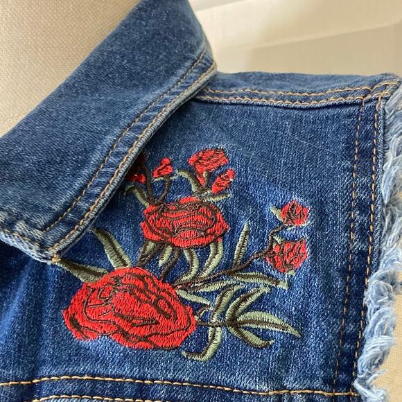 Floral embroidered Jean jacket vest, ladies medium button front frayed denim - Picture 8 of 8